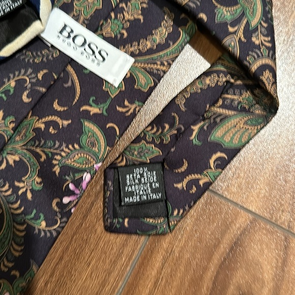 Hugo Boss bundle of 4 ties. - Picture 7 of 11